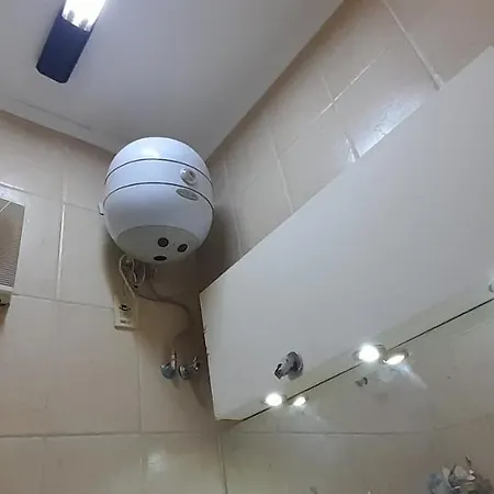 Rooms, Shared Apartment With A Separate Private Entrance In Nasr City,Cairo,Egypt Near The New Malaysian Students Building, The Abana, Al-Fajr Institute For Teaching Languages 15 Min From Cairo International Airport, 25 Min Downtown And 40 Min To Pyr Exterior photo