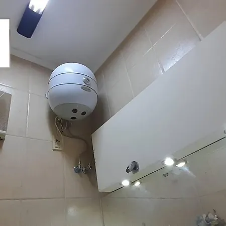 Rooms, Shared Apartment With A Separate Private Entrance In Nasr City,Cairo,Egypt Near The New Malaysian Students Building, The Abana, Al-Fajr Institute For Teaching Languages 15 Min From Cairo International Airport, 25 Min Downtown And 40 Min To Pyr Exterior photo