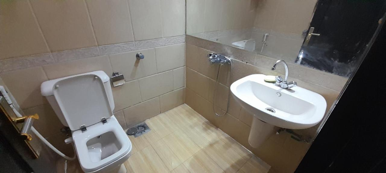 Rooms, Shared With A Separate Private Entrance In Nasr City,cairo,egypt Near The New Malaysian Students Building, The Abana, Al-fajr Institute For Teaching Languages 15 Min From International Airport, 25 Min Downtown And 40 Min To Pyr Accommodatie bij particulieren *