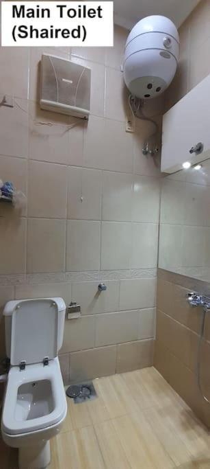 Rooms, Shared With A Separate Private Entrance In Nasr City,cairo,egypt Near The New Malaysian Students Building, The Abana, Al-fajr Institute For Teaching Languages 15 Min From International Airport, 25 Min Downtown And 40 Min To Pyr * Caïro
