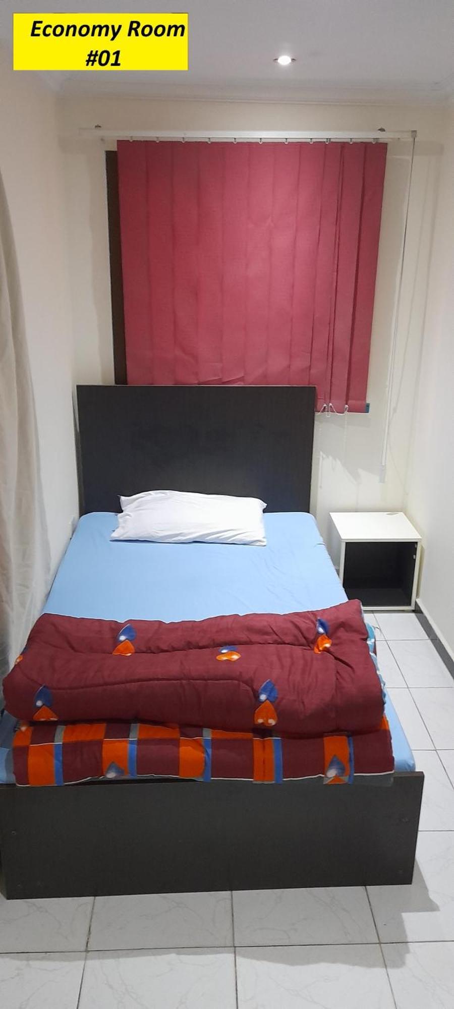 Проживання в сім'ї Rooms, Shared With A Separate Private Entrance In Nasr City,cairo,egypt Near The New Malaysian Students Building, The Abana, Al-fajr Institute For Teaching Languages 15 Min From International Airport, 25 Min Downtown And 40 Min To Pyr